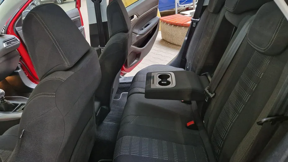 PEUGEOT 308 -