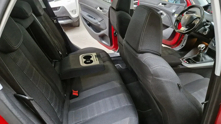PEUGEOT 308 -