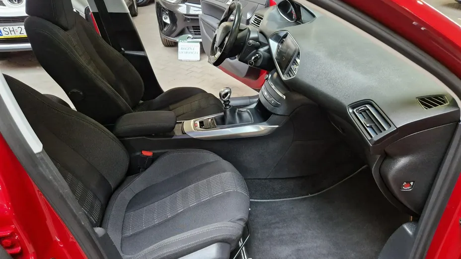 PEUGEOT 308 -