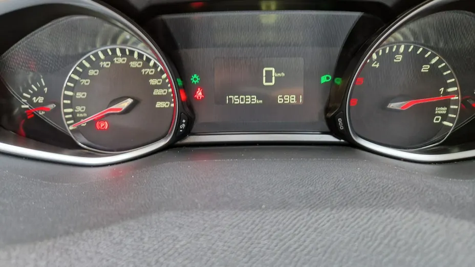 PEUGEOT 308 -