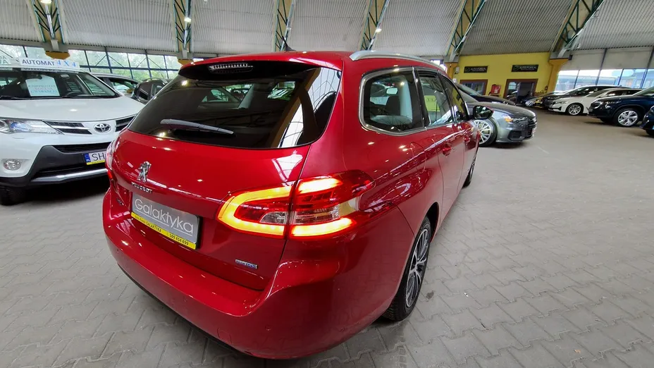 PEUGEOT 308 -