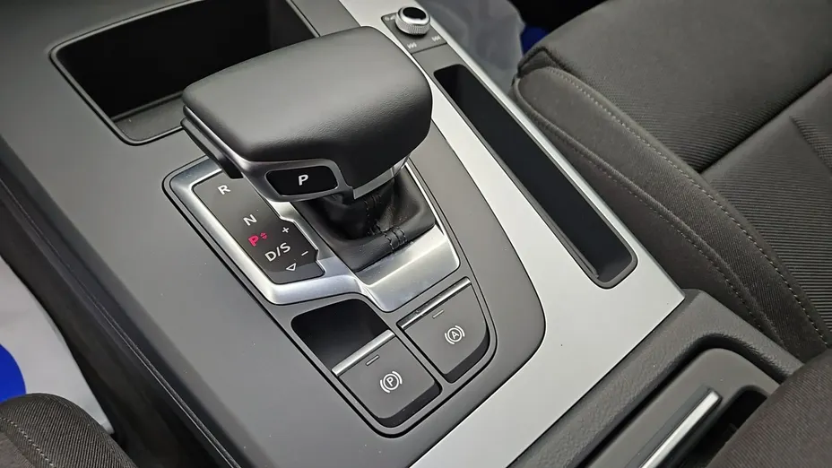 AUDI Q5 -