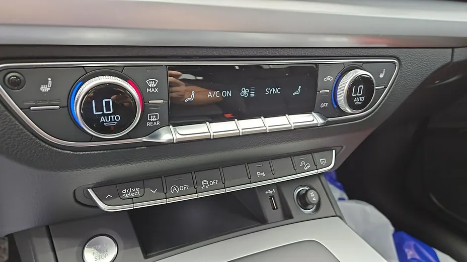 AUDI Q5 -