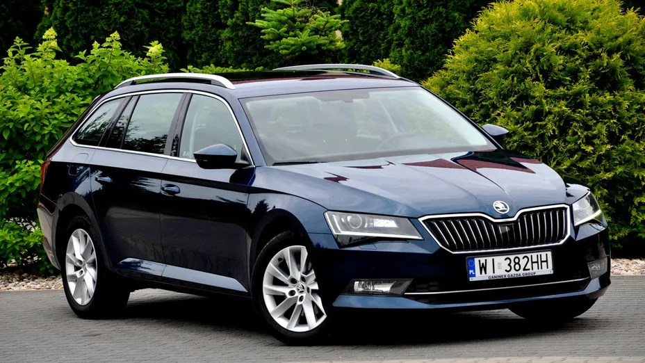 SKODA Superb -