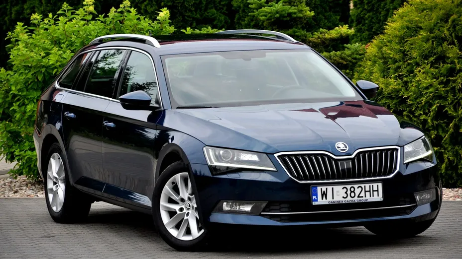 SKODA Superb -