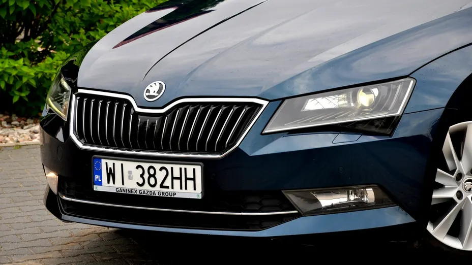 SKODA Superb -