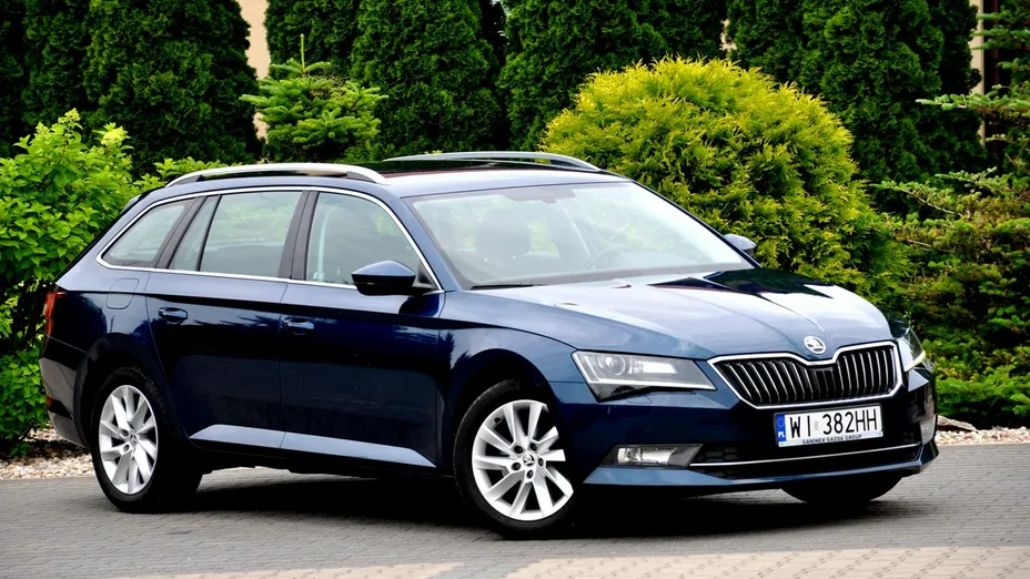 SKODA Superb -