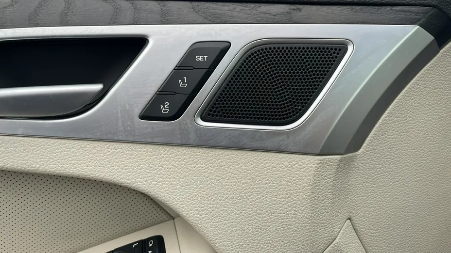 Genesis G80 -