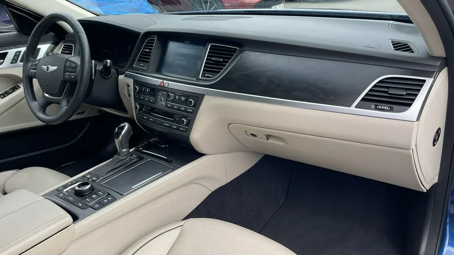 Genesis G80 -