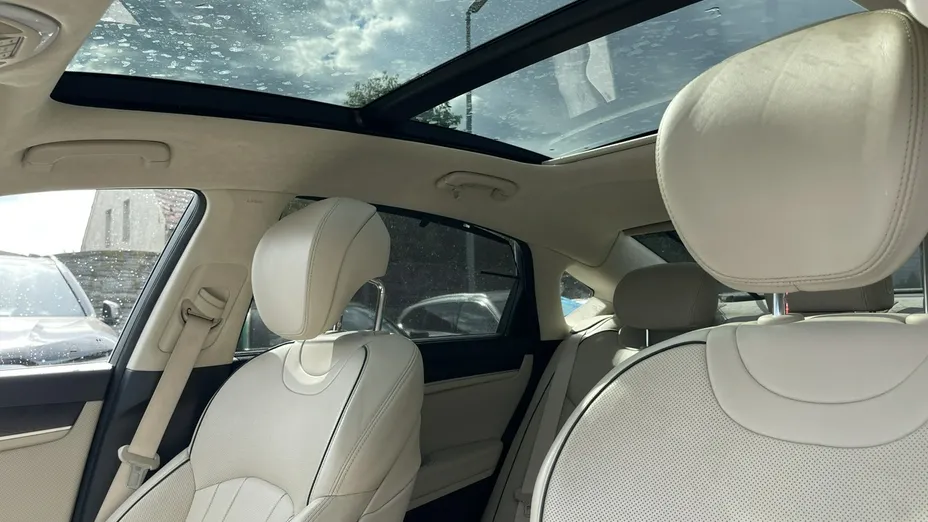 Genesis G80 -