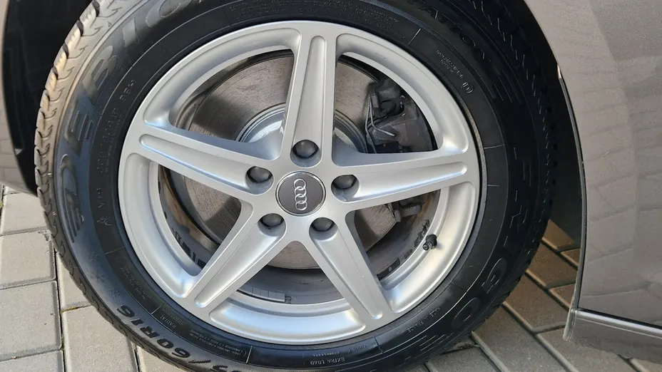 AUDI A4 -