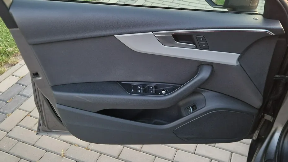 AUDI A4 -
