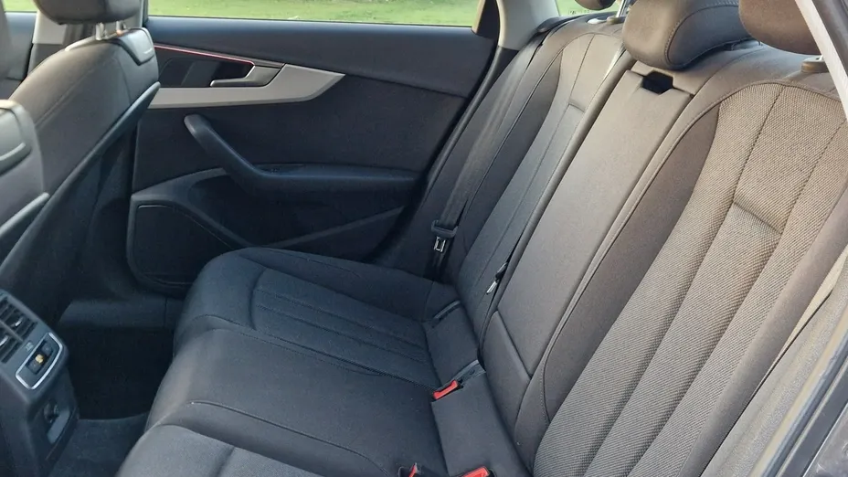 AUDI A4 -