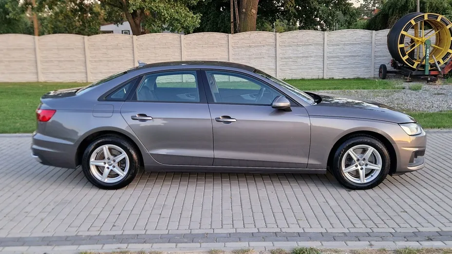 AUDI A4 -