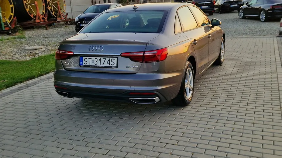 AUDI A4 -