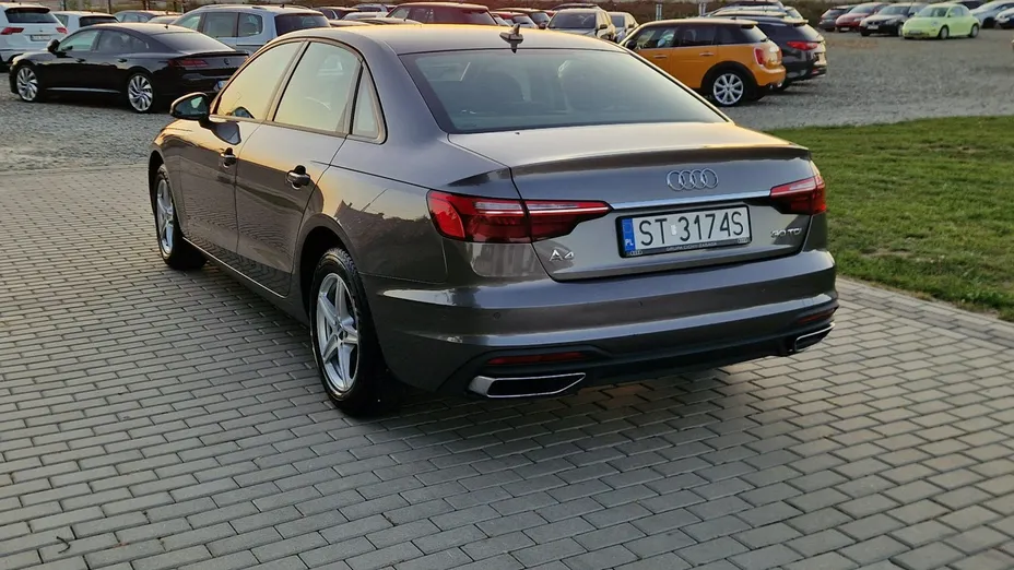 AUDI A4 -