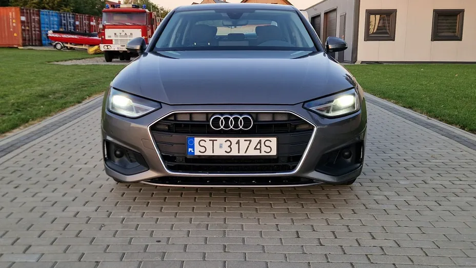 AUDI A4 -
