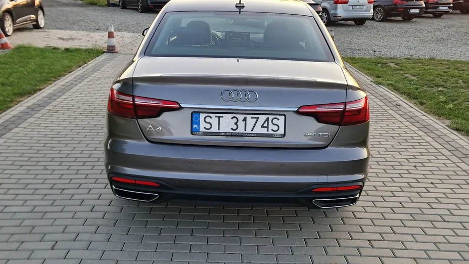 AUDI A4 -