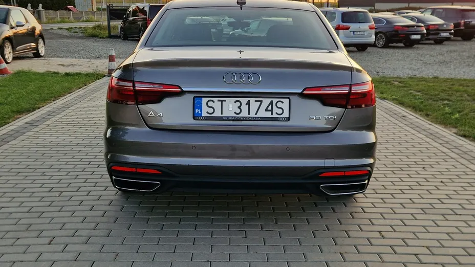 AUDI A4 -