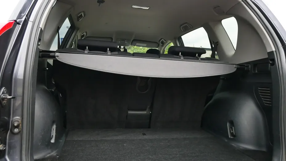 TOYOTA RAV4 -