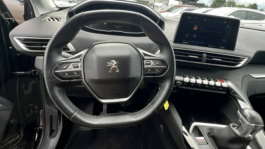 PEUGEOT 3008 -