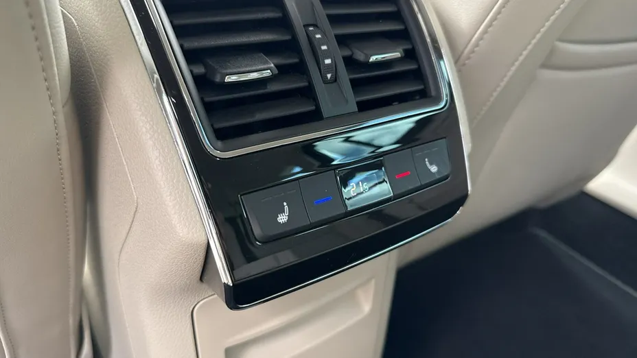 SKODA Superb -