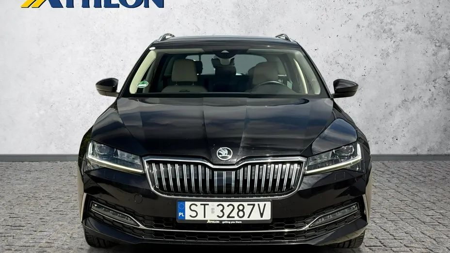 SKODA Superb -