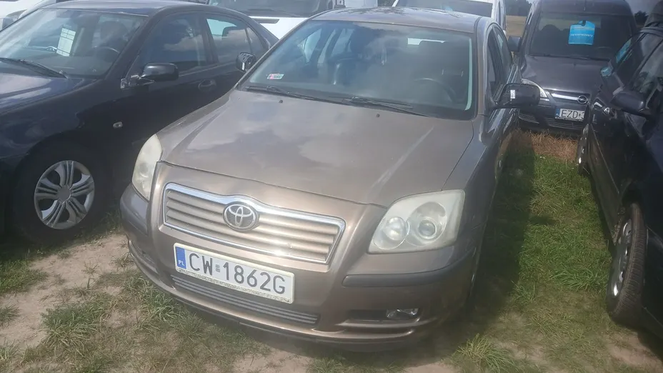 TOYOTA Avensis -