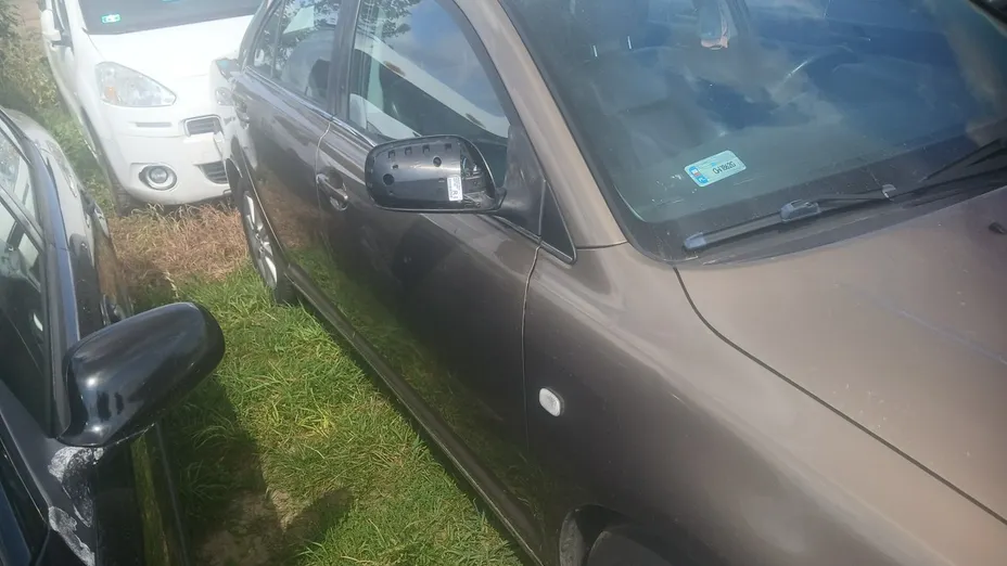 TOYOTA Avensis -