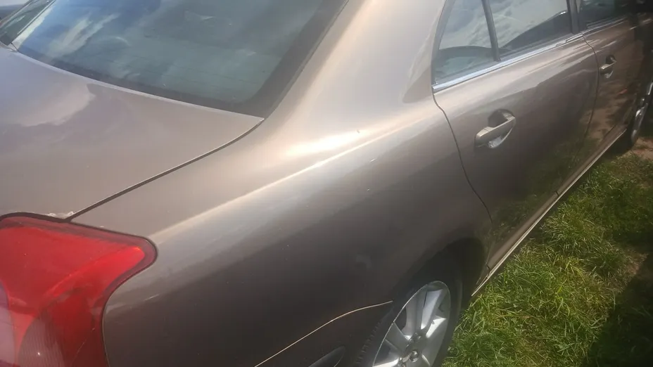 TOYOTA Avensis -
