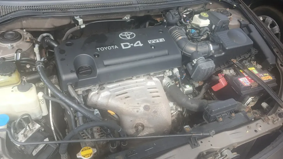 TOYOTA Avensis -