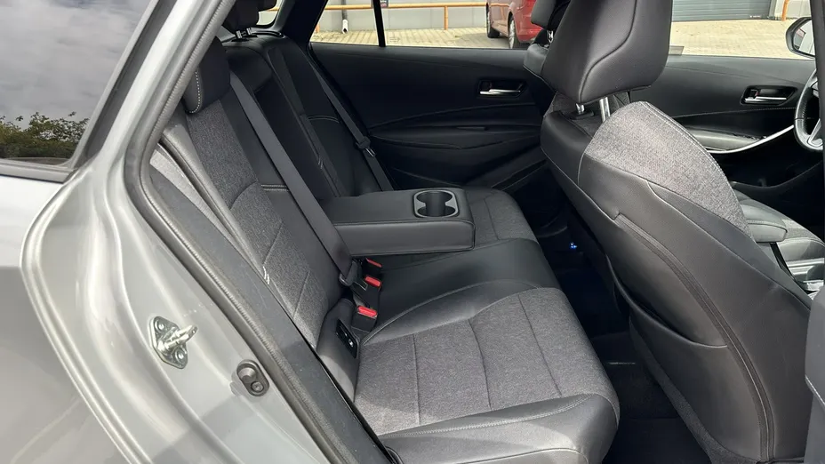 TOYOTA Corolla -