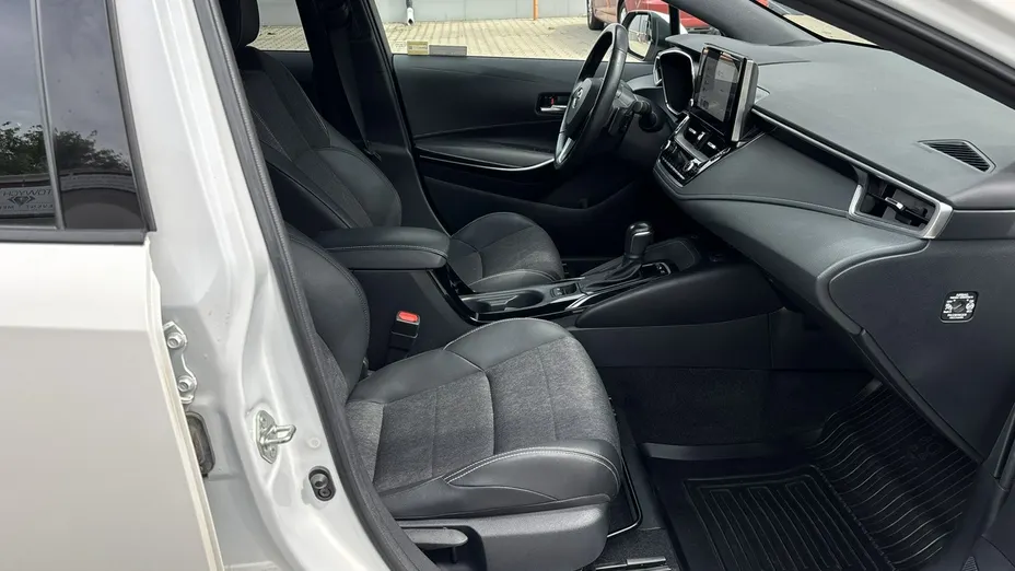 TOYOTA Corolla -