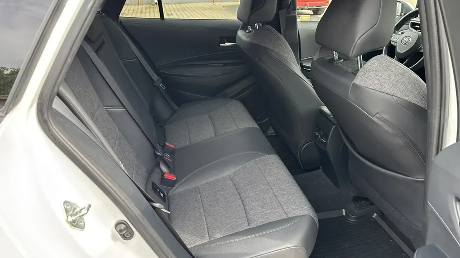 TOYOTA Corolla -