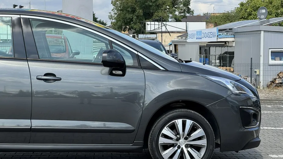 PEUGEOT 3008 -