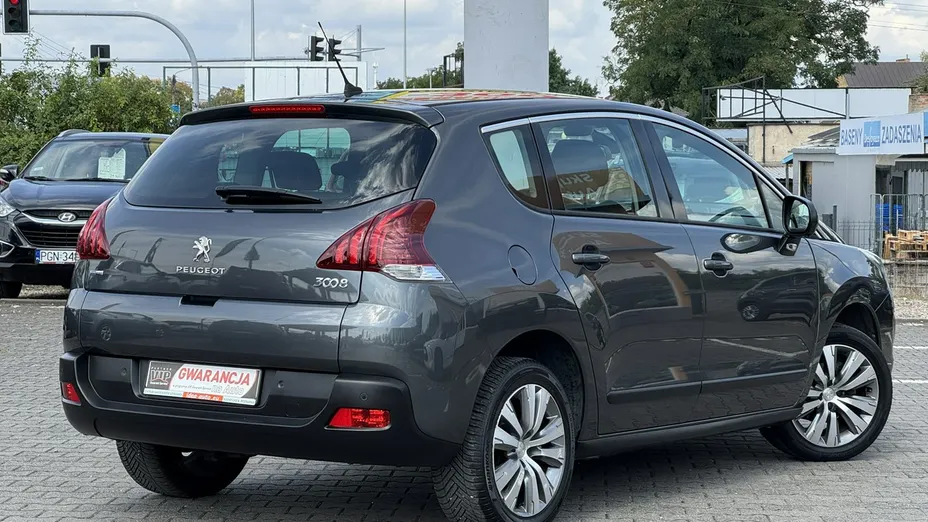 PEUGEOT 3008 -