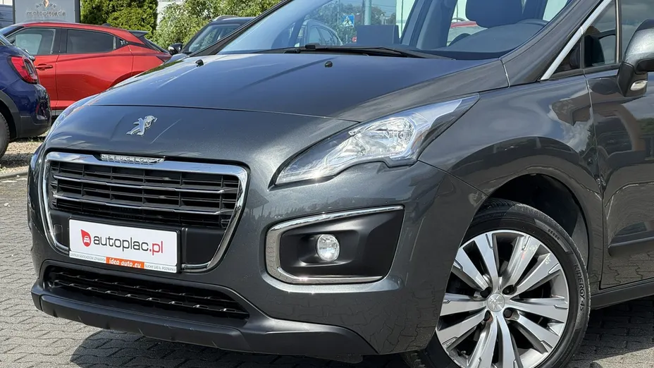 PEUGEOT 3008 -