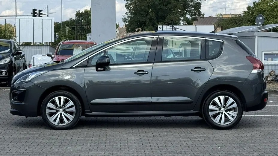 PEUGEOT 3008 -
