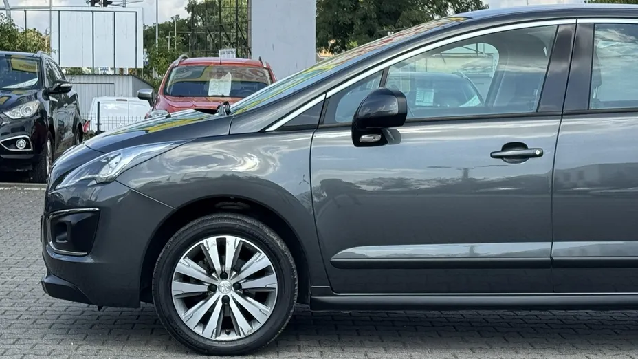 PEUGEOT 3008 -