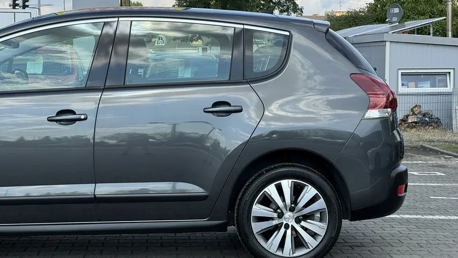 PEUGEOT 3008 -