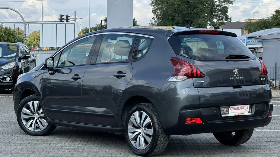 PEUGEOT 3008 -