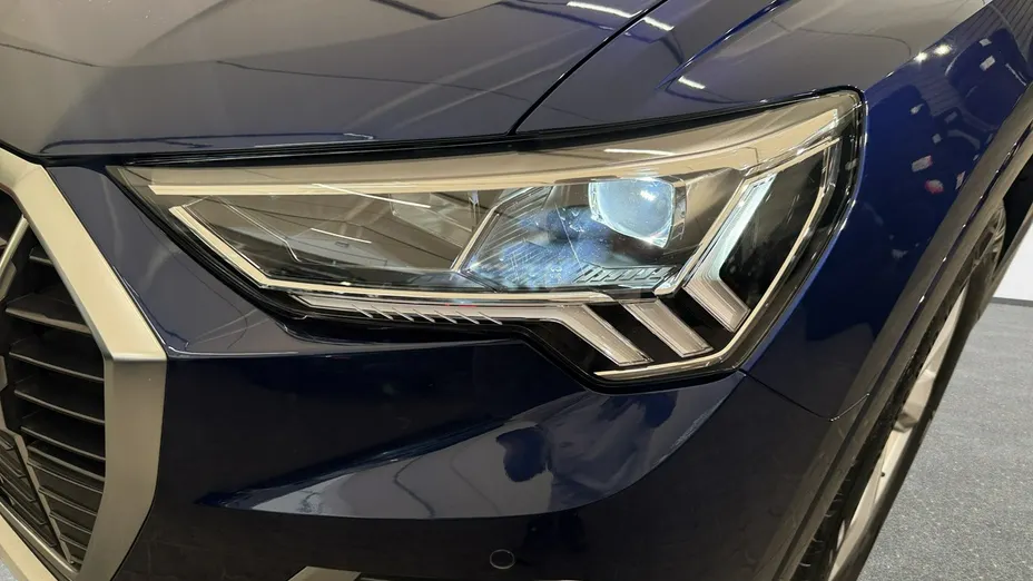 AUDI Q3 -