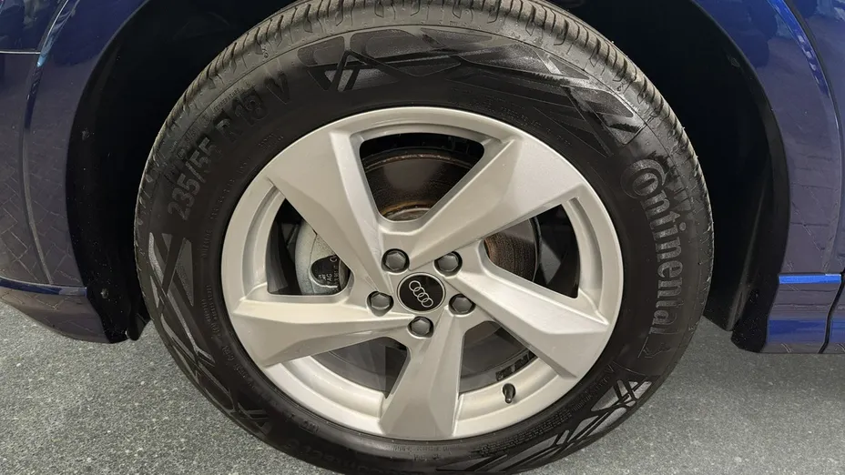 AUDI Q3 -