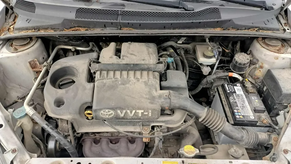 TOYOTA Yaris -