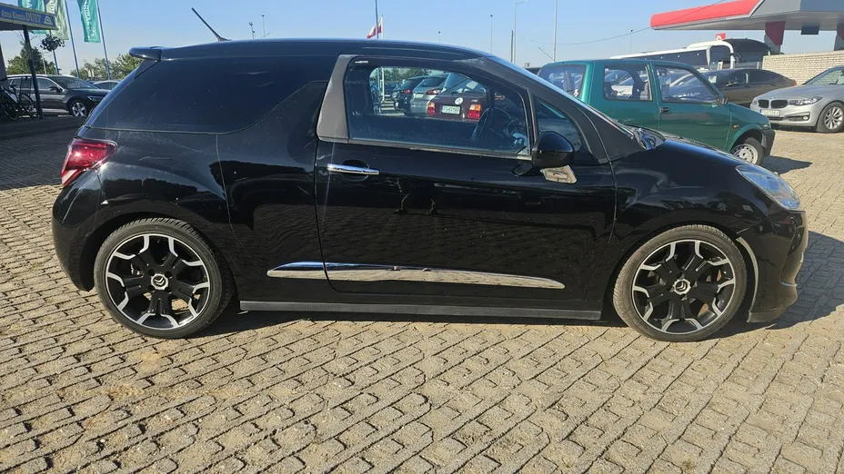 CITROEN DS3 -