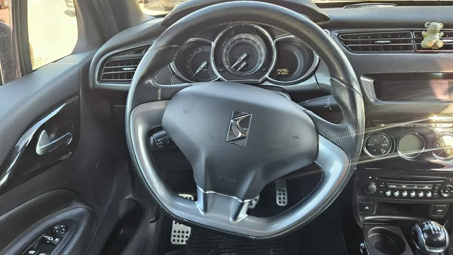 CITROEN DS3 -