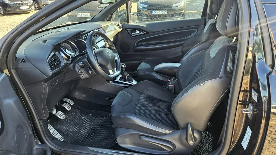 CITROEN DS3 -