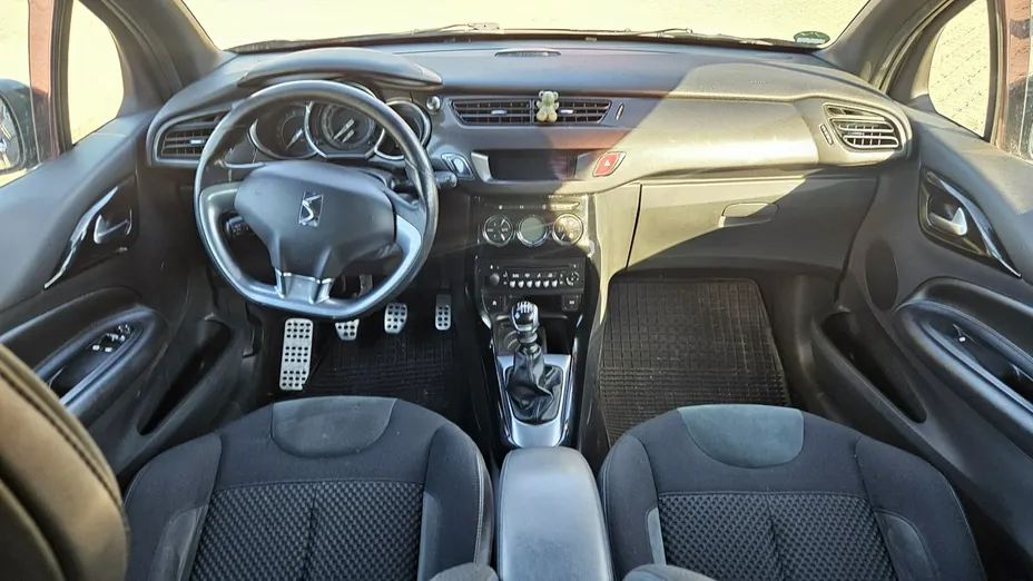 CITROEN DS3 -