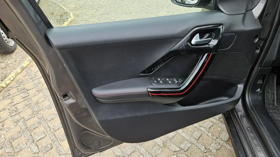 PEUGEOT 2008 -