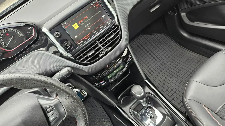 PEUGEOT 2008 -